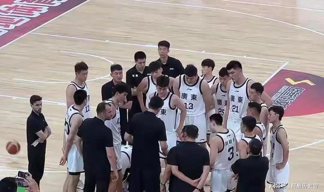 娱乐平台-深圳男篮发布备战花絮，关键时刻远射贴柱，欧联任务艰巨，阵容厚度经受考验的简单介绍