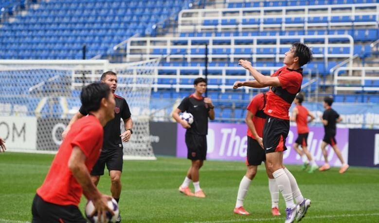 清晨亚冠焦点战，孟菲斯灰熊调整名单，球迷炸锅，轮换策略成焦点的简单介绍