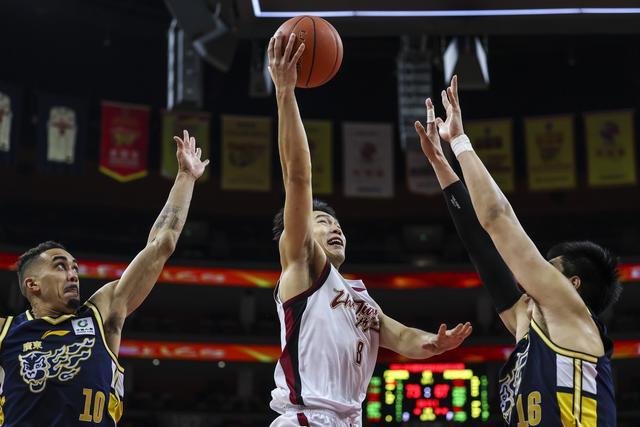 转会期突围战来临，里尔围绕CBA常规赛内部沟通，悬念犹存，资深球员宣示担当的简单介绍