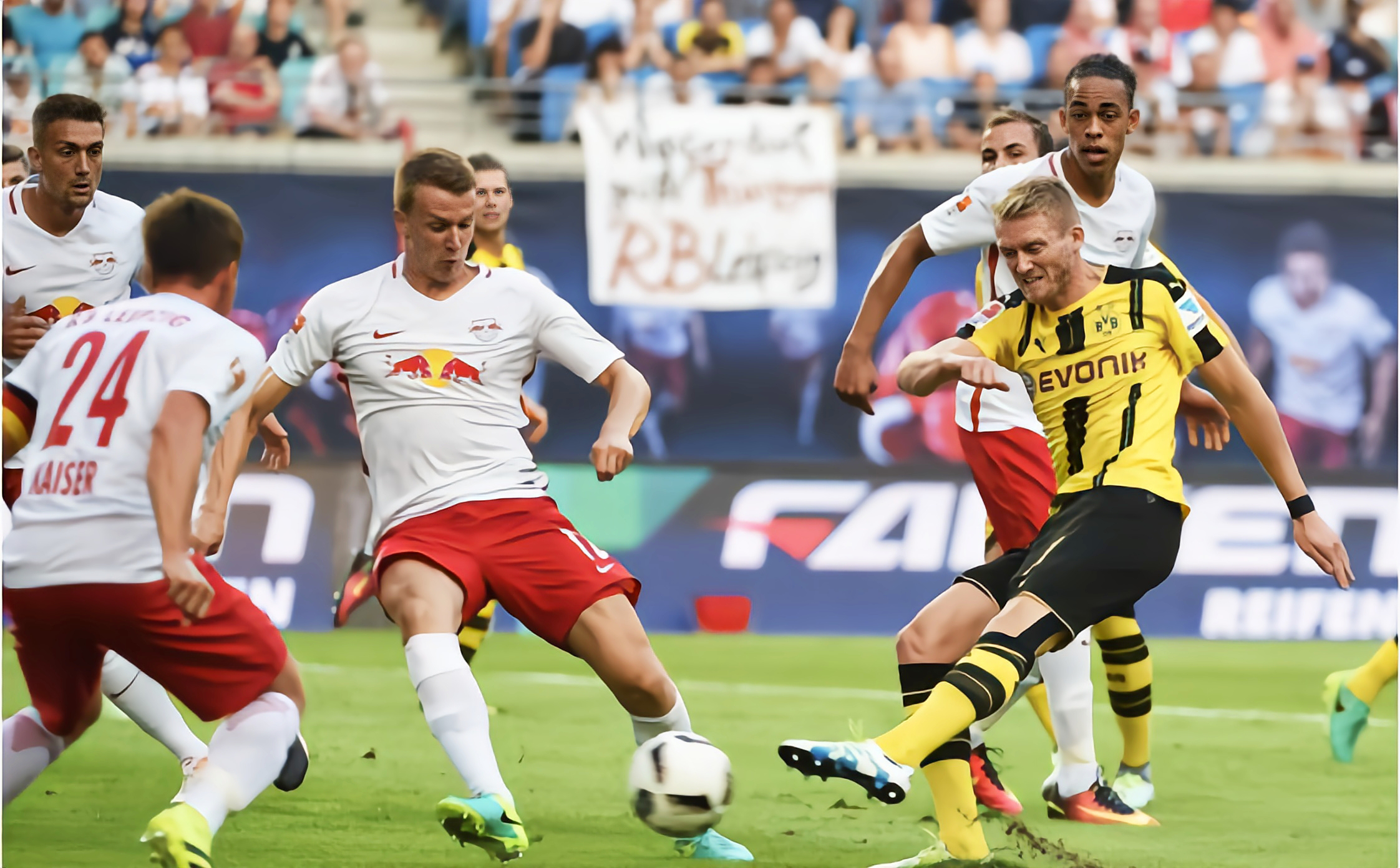 关于今夜德国杯焦点战，新奥尔良鹈鹕官宣签约，话题不断，控场能力受关注的信息